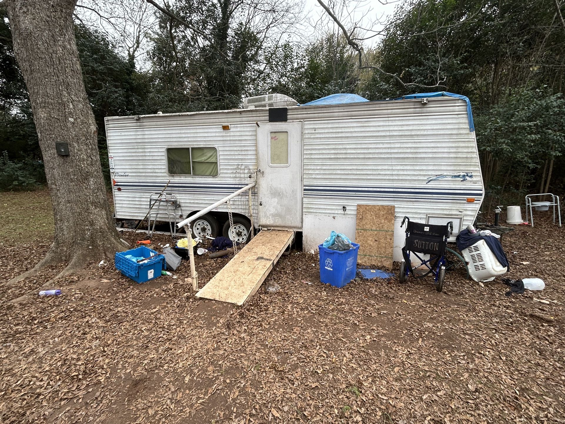 Used 25’ “Sunchaser” Camper W/Bathroom, Bedroom, & Kitchen Space