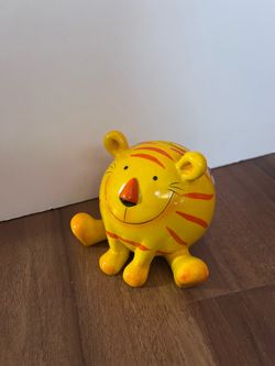 Kitty piggy bank