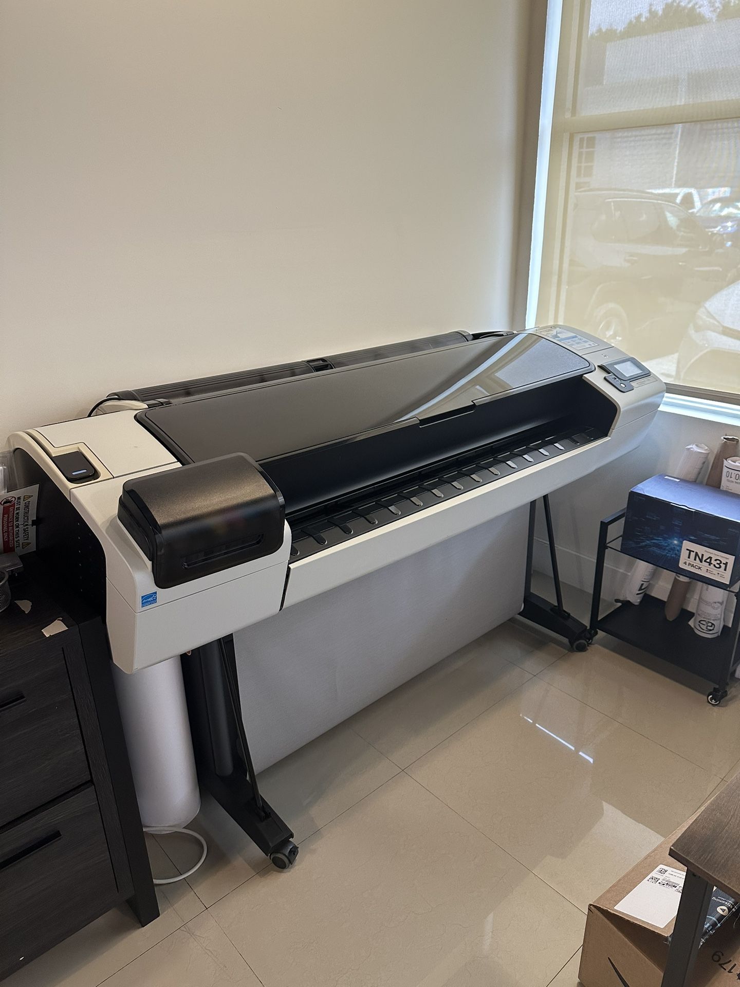 HP DesignJet T1300 PostScript Printer