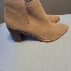 Dolce Vita Boots Size 9