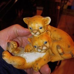 Vintage baby lion statue hom decor