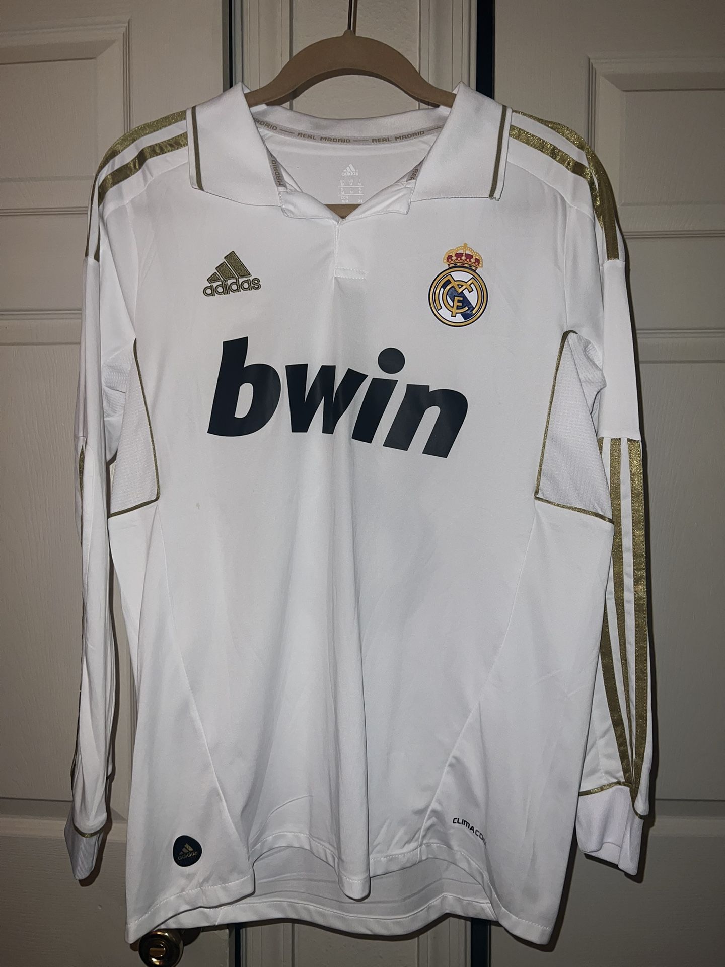 Retro 11/12 Kaka’ Real Madrid jersey, Size M