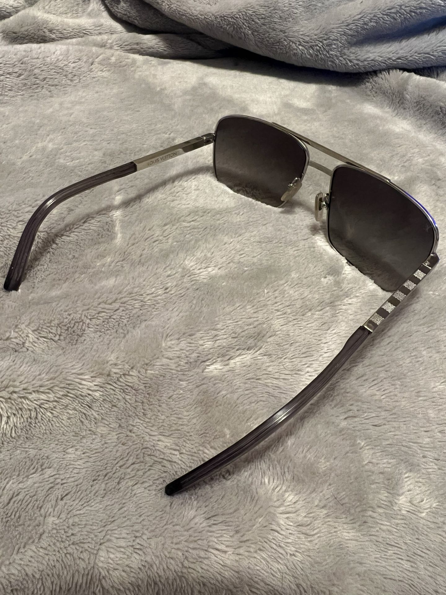 Louis Vuitton Twister Azur Sunglasses for Sale in Canyon Country, CA -  OfferUp
