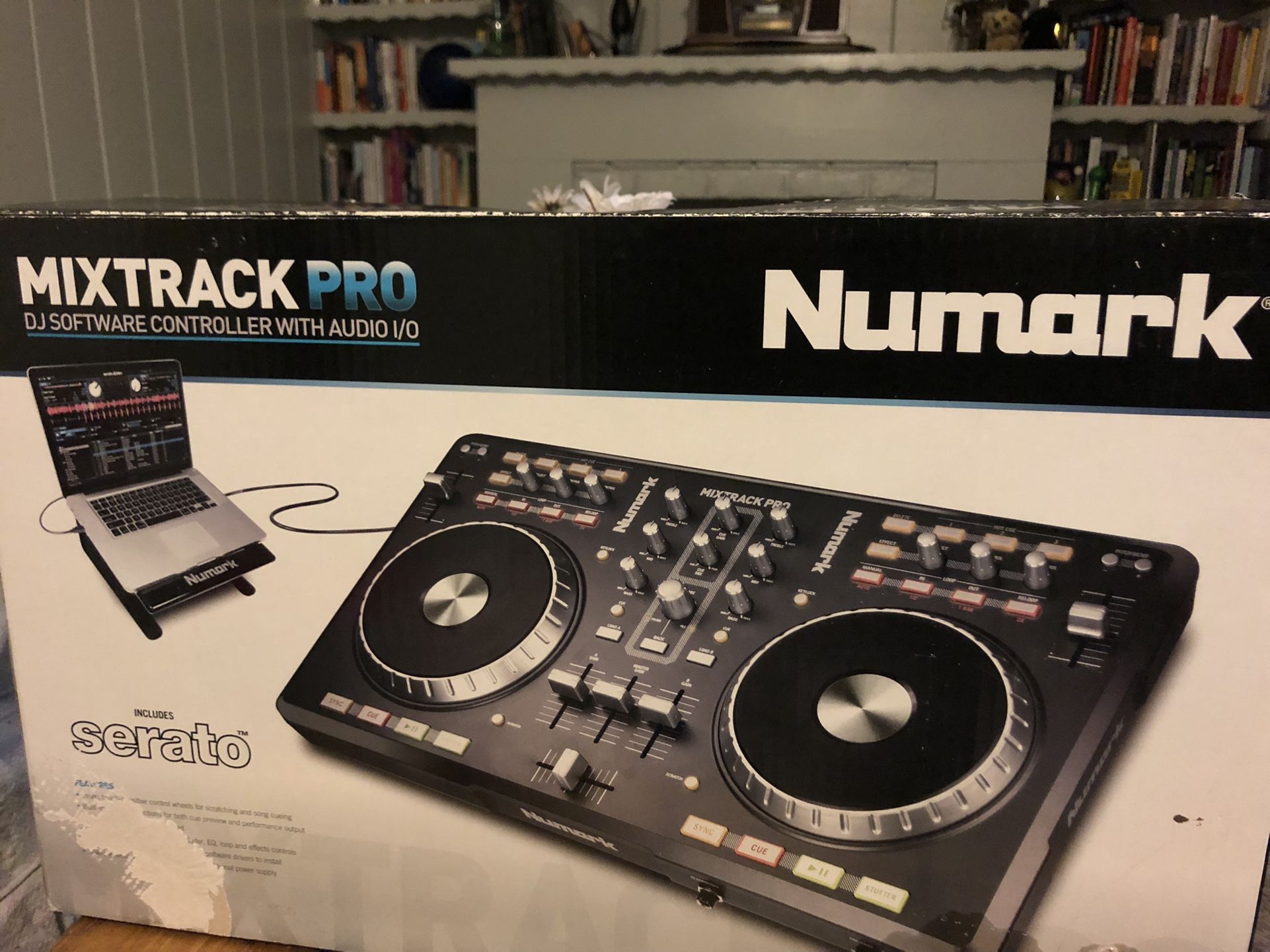 Numark Mixtrack Pro DJ Software controller