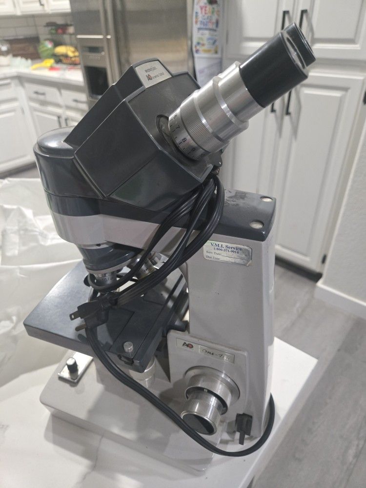 Microscope