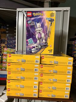 LEGO Pokémon Mewtwo's Lab Break Set 72163