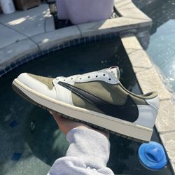 Jordan 1 Retro Low “Travis Scott Medium Olive” Size 10