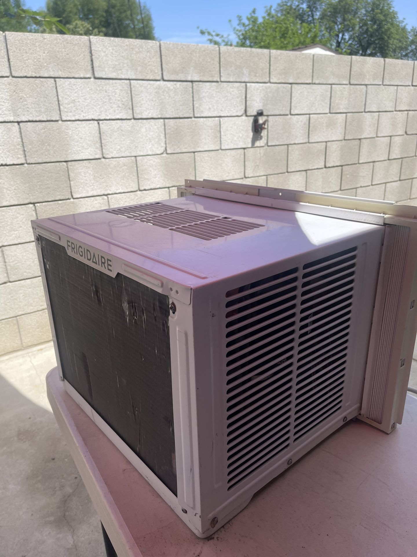 Frigidaire Ac Unit 12,000 BTU