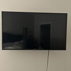 LG TV DOR SALE. 