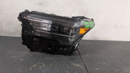 2024-2025-2026 TOYOTA TACOMA LEFT HEADLIGHT OEM USED #10576