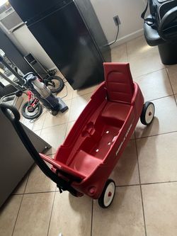 Radio flyer wagon