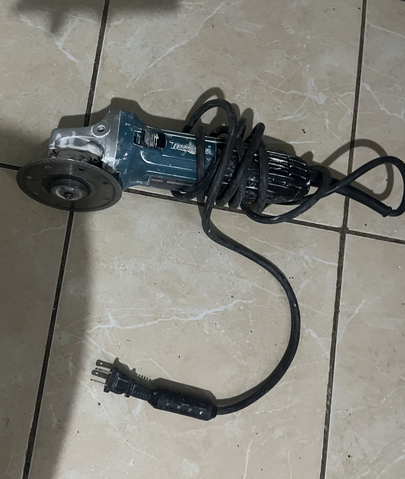 Makita GA, Angle Grinder