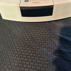 Bose Wave Radio/CD Player, Excellent Condition!