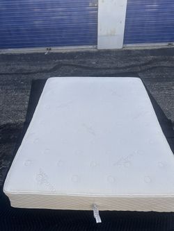 EcoTerra Hybrid Mattress, Queen, Firmness: Medium, Perfect Condition