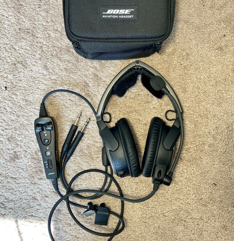 BOSE A20 Aviation Headset With Bluetooth for Sale in Wichita, KS 