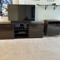 3 Piece Entertainment Center And Matching Drawer