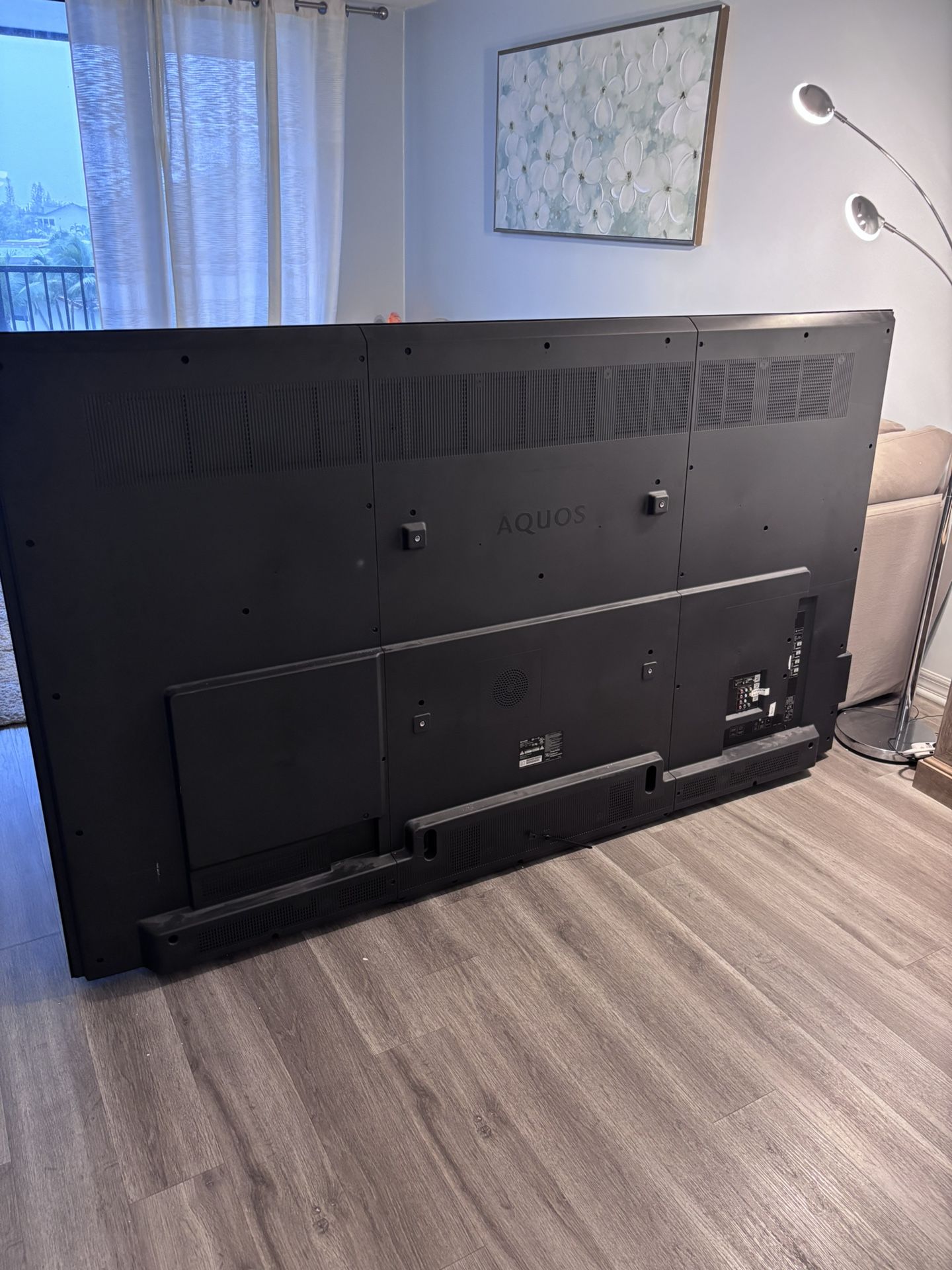 TV 84” Sharp Aquos