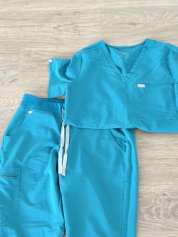 FIGS SCRUB SET