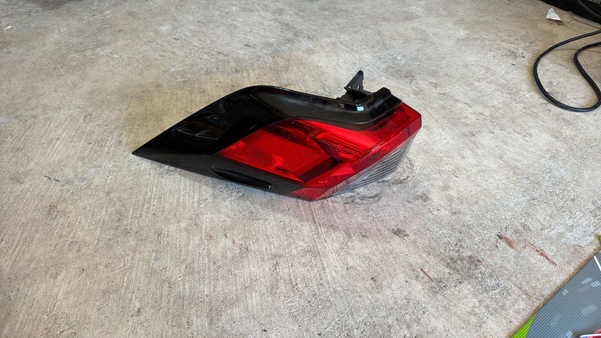 2019-2025 Toyota Rav4 Quarter Panel LED Left Side Tail Light OEM 81560-0R09000