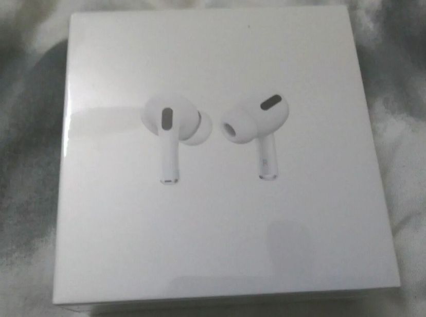 Apple Airpods Pro With Wireless Charging Case Earphones Earbuds In-Ear MWP22AM/A