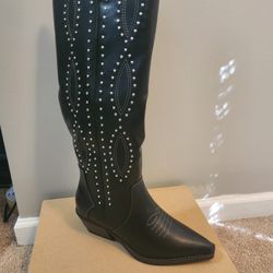 Black And Silver Cow Girl Boots. Size 8.5. Brand New. Never Used. 25.00