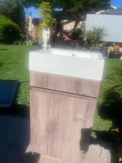 bathroom vanity  wood grain marble sink