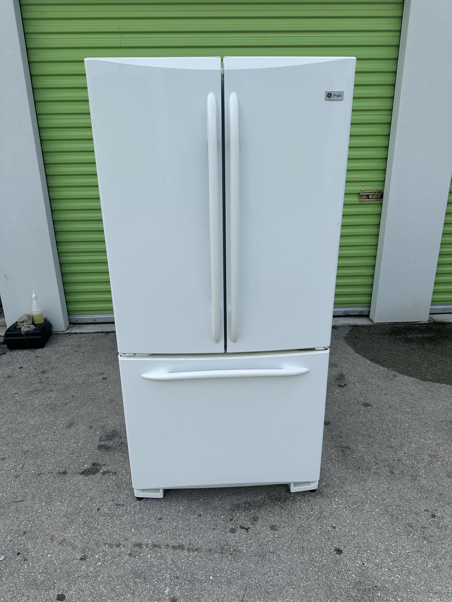 GE French Door Refrigerator; White 