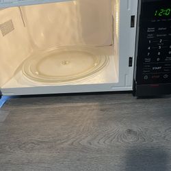 Frigidaire Microwave 