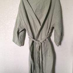 Bathen Robe. Minimally Used!