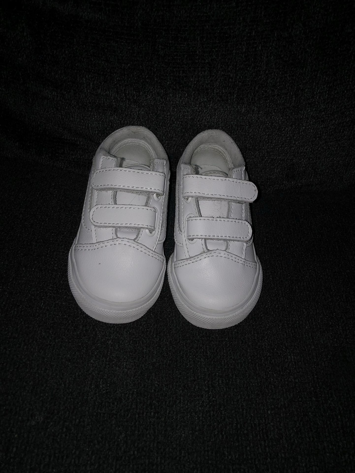 Triple White Old Skool Vans