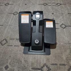 JR1+  Compact Seated Elliptical