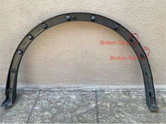 18-22 Volkswagen Tiguan flare rear right wheel molding (OEM)
