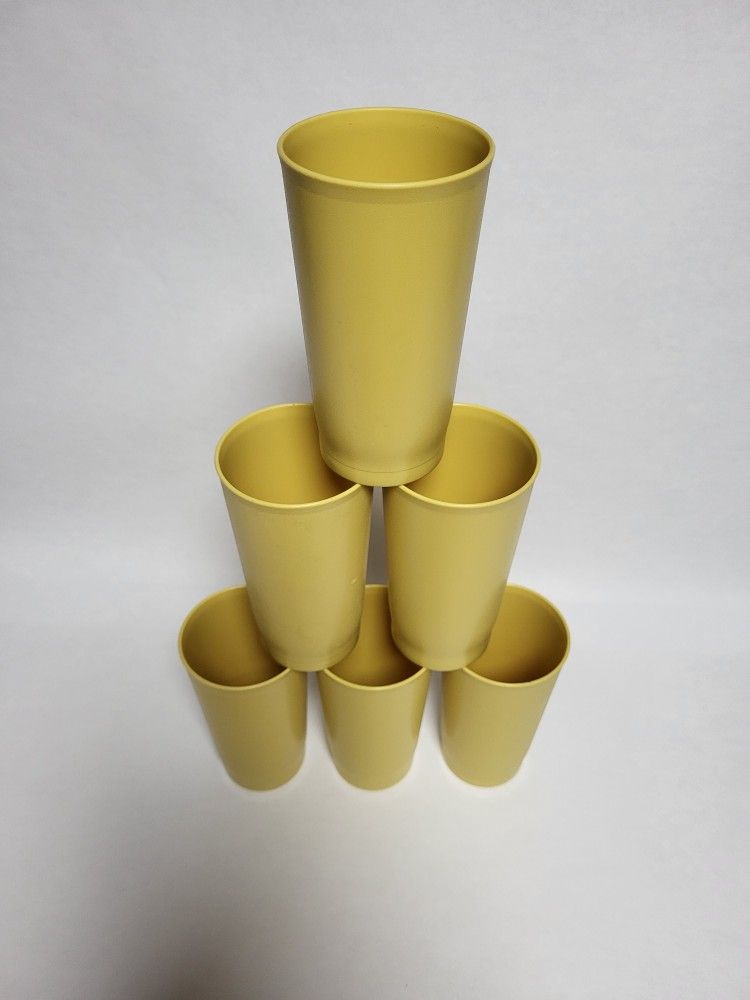 Set Of Six Vintage Tupperware Cups for Sale in Corp Christi, TX