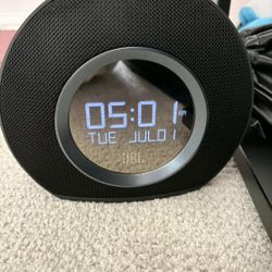 JBL Horizon - Bluetooth Clock Radio with USB Charging and Ambient Light - Black