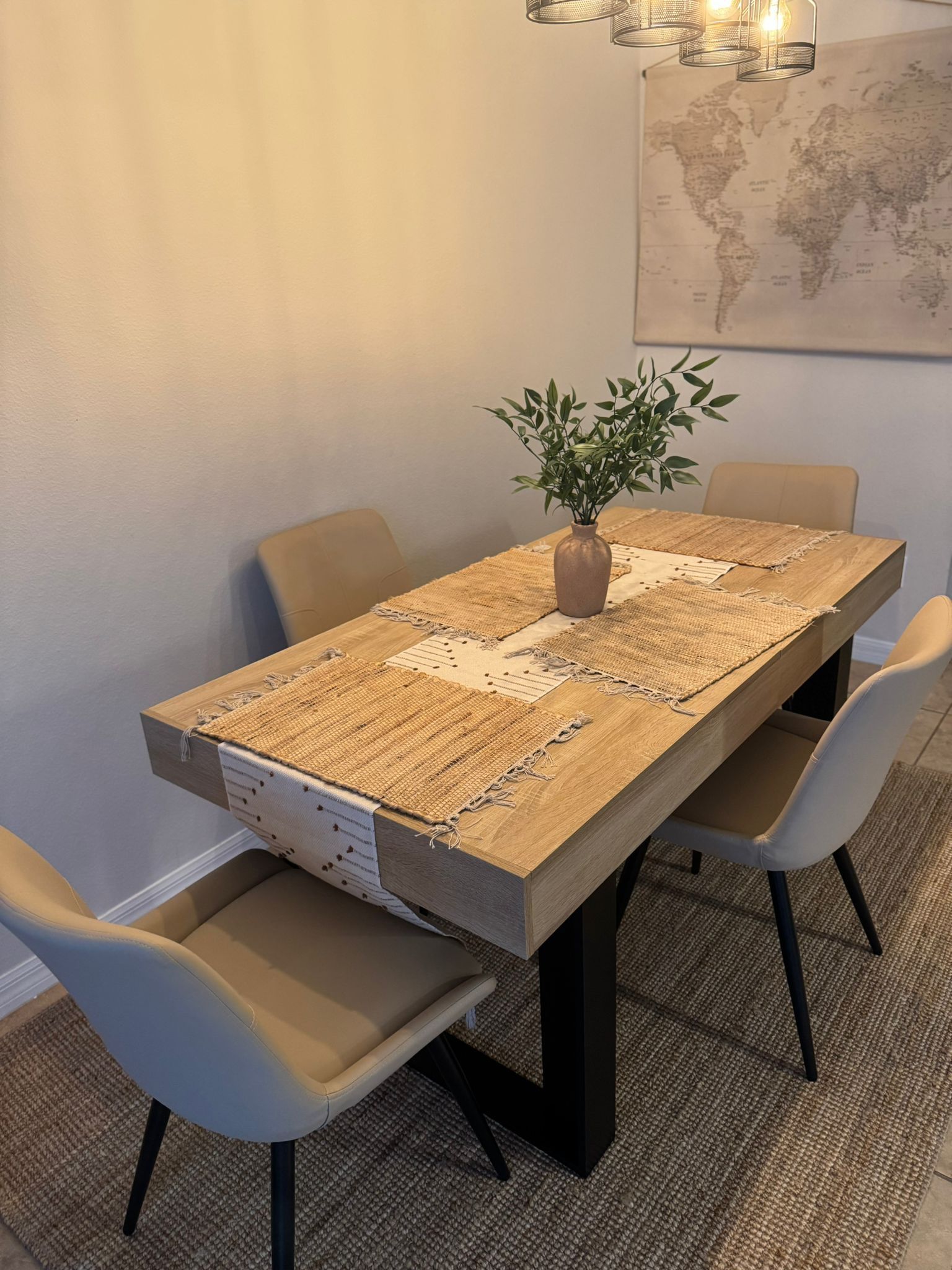 Dinning Table With 4 Chairs