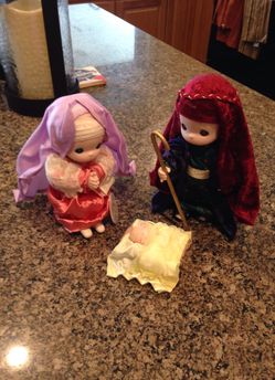 Precious moments Nativity Scene