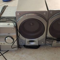 Sanyo Stereo System