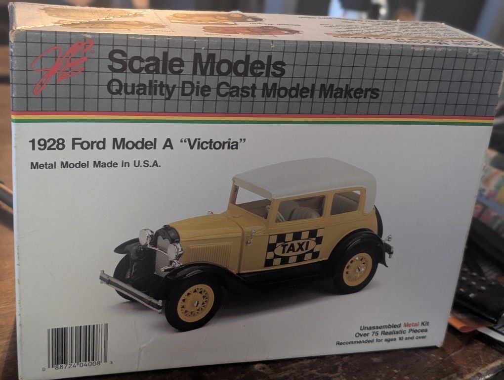 JLE Scale Models 1928 Ford Model A "Victoria" die-cast metal model kit.