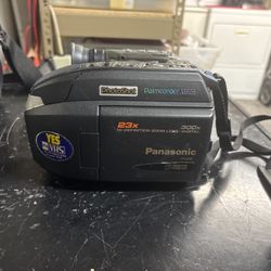 Panasonic VHS-C Palmcorder PV-L858 Camcorder – Vintage 90s Video Camera