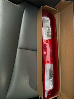 2013 tundra 3rd brake light