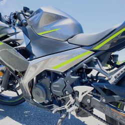 2021 Kawasaki Ninja® 400 ABS