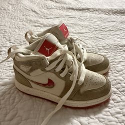 Air Jordan 1 Mid SE Size 12c