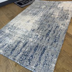 Beautiful 5 X 8 Blue Wool Rug