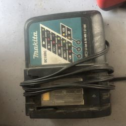 Makita Charger 