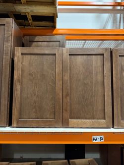 Upper cabinet clearance