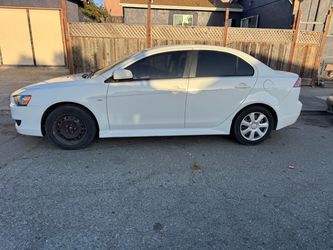 Mitsubishi Lancer ES 2012