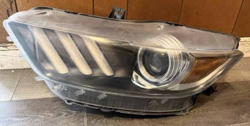 2017 Ford Mustang Left headlight xenon