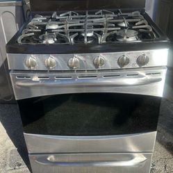 GE 30” 5-Burner Black And Stainless Steel Gas Stove