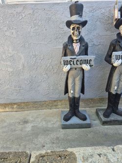 Halloween Skeleton Butler Welcome Statue