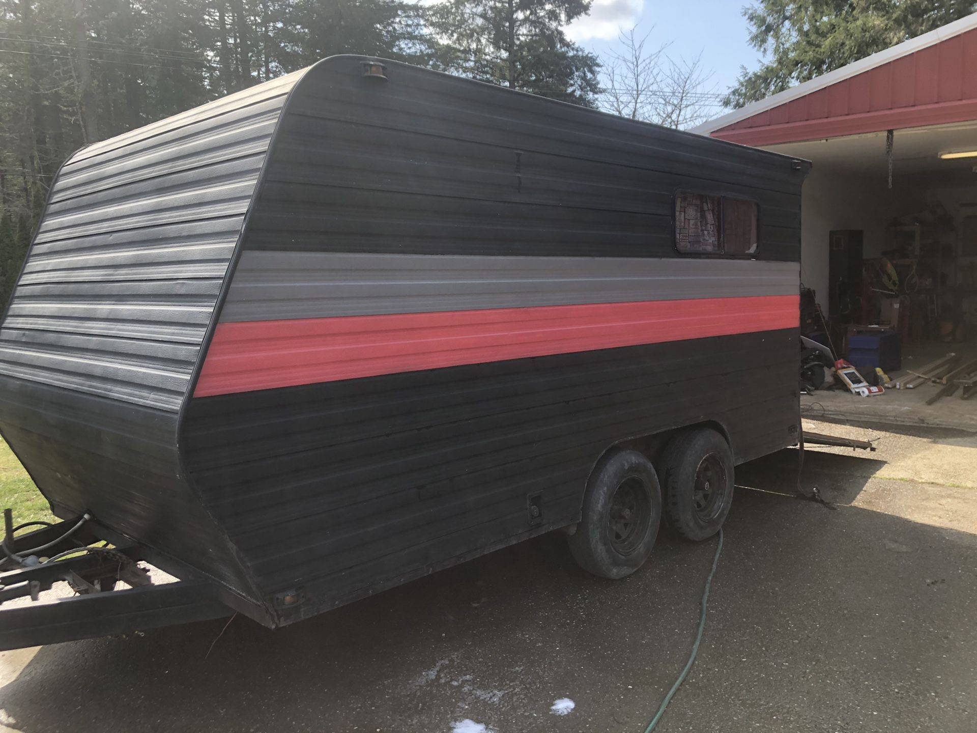 Enclosed trailer, toy hauler